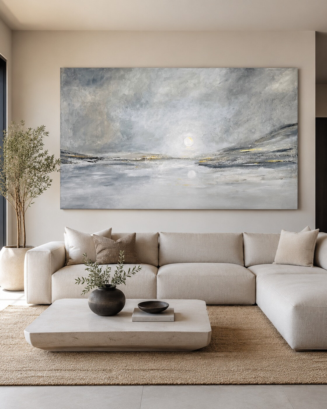 Obra de la Colección Mediterránea en un salón contemporáneo
